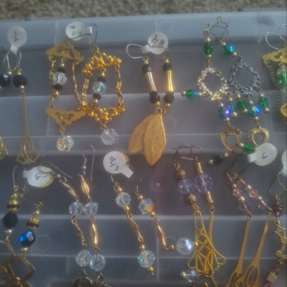 25 sets vintage gold earrings